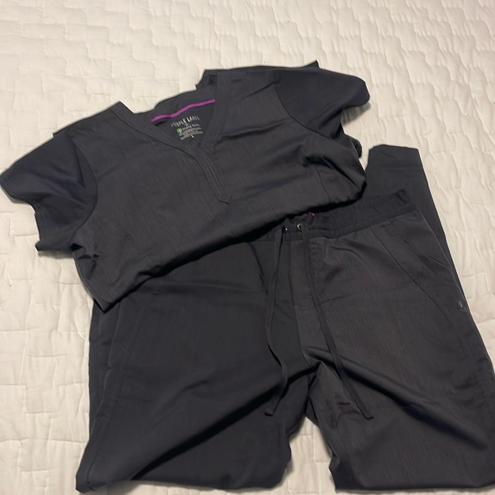 Scrubs set